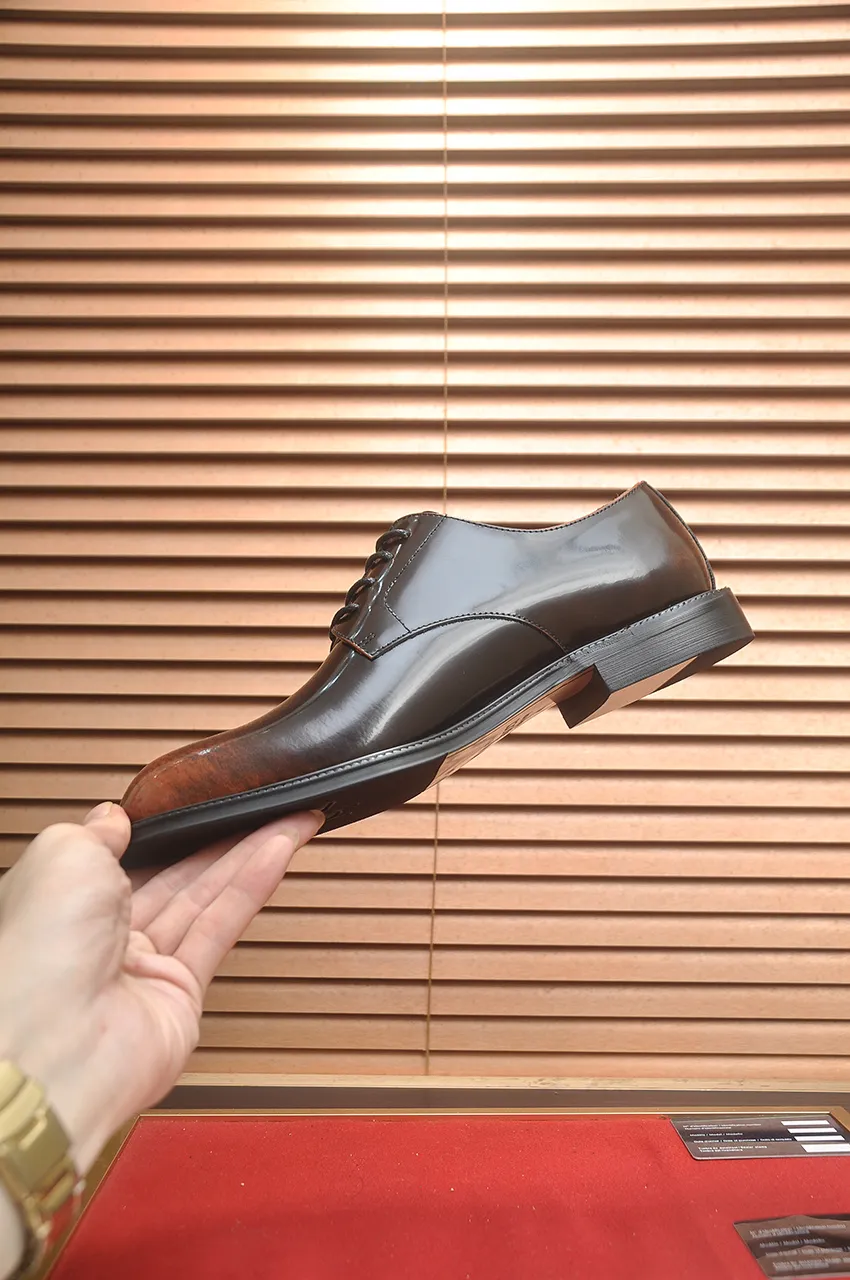 Men's shoes💰500💶Italy's top luxury men's shoe giant (GUCCI) (Gucci) (full cowhide lining) new arrival🍃Original European style🔰 Pleasant to the eye😍In order to make the shoes more durable and non-deformable🌀The production continues to follow traditional methods but there is still no lack of innovation💪Choose original sheepskin for the leather♻️ Smooth and natural And extra bright ⭐Made of imported cowhide, the first choice of rich people 38-45 (45 customized)